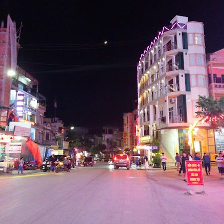 Thai Thinh Hotel Dong Van  Exteriör bild