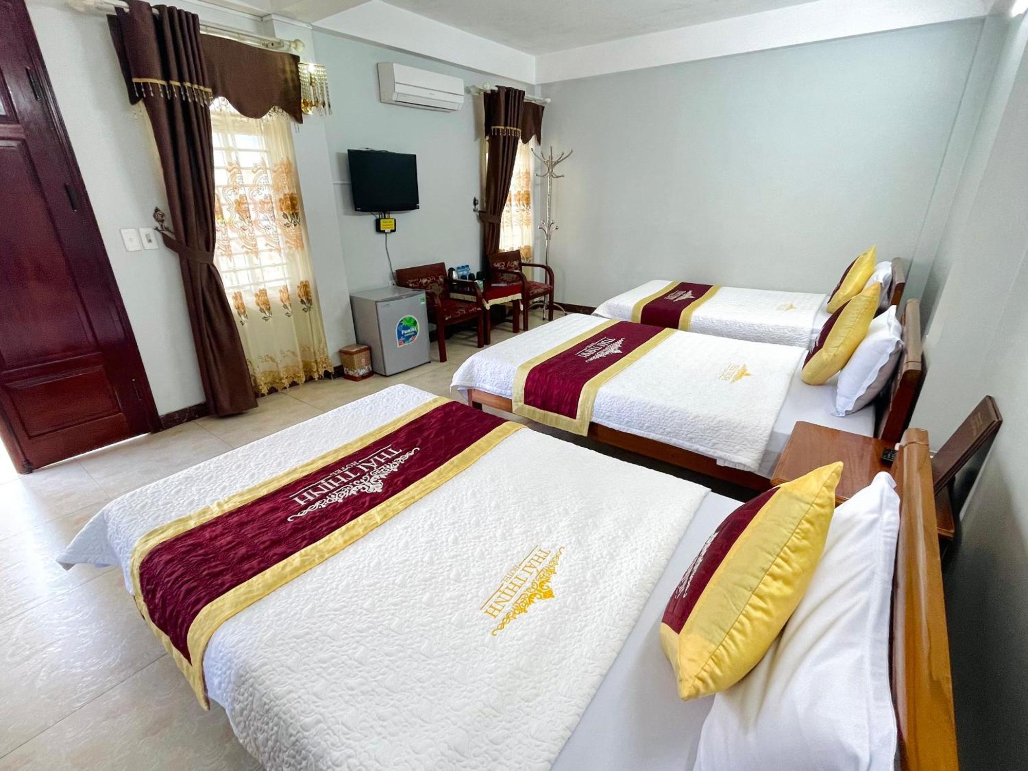 Thai Thinh Hotel Dong Van  Exteriör bild