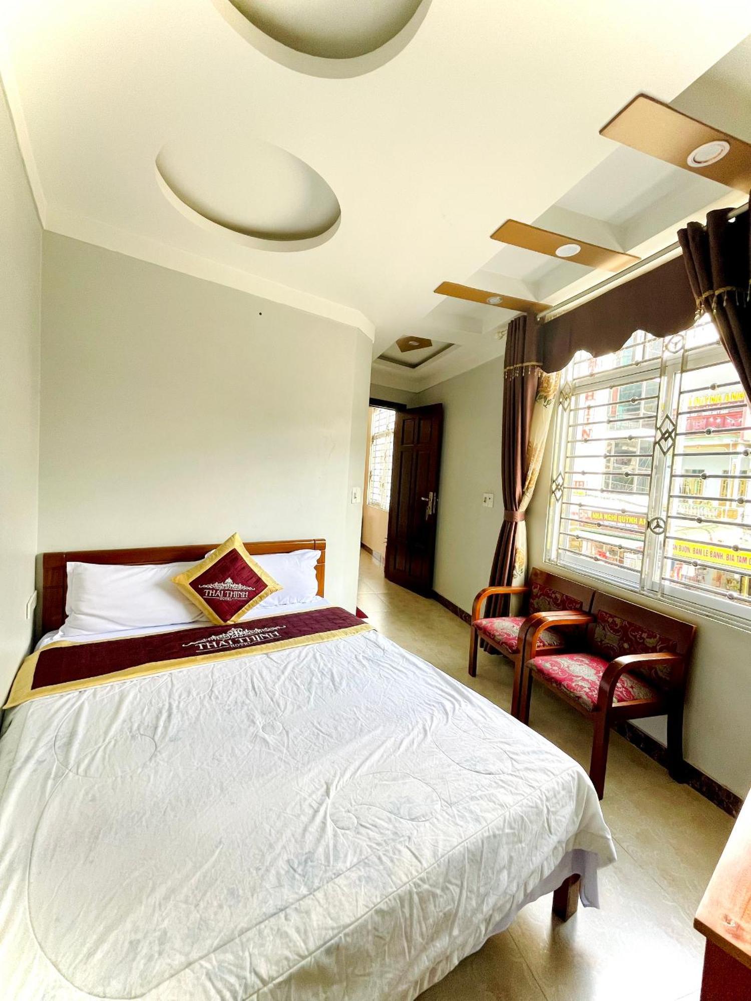 Thai Thinh Hotel Dong Van  Exteriör bild